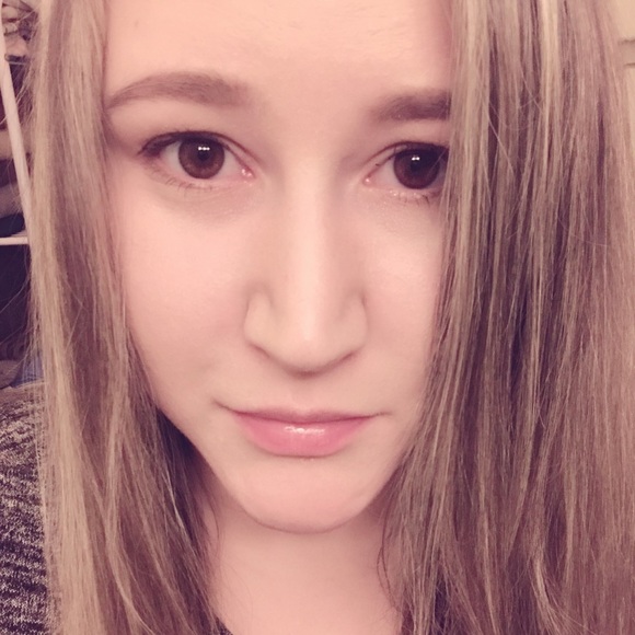 Meet your Posher, Alicia - Picture 1 of 1